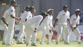 The Pakistani team uses nine fielders in slips for Sri Lankan tail-ender Ravindra Pushpakumara (not shown) facing the bowling of Azhar Mahmood on the fourth day of the second test in Galle International cricket stadium on June 24. Sri Lanka lost the second test by an innings and 163 runs inside four days to give Pakistan an unbeatable 2-0 lead in the three-test series.- REUTERS