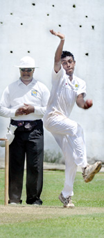 Bloomfield’s Shaluka Silva in action at Reid Avenue. 		       - Pic by Ranjith Perera