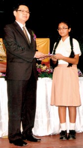 Muqaddasa Wahid, a Grade 7  student of Buddhist Ladies College launched a book titled  ‘Role Model Series’ recently.  She presented her book to the chief guest, Tan Lee Lung, Deputy High Commissioner of Malaysia.