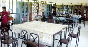 No teacher librarians at these partially opened libraries at the J affna Central College