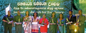 Winners from the Wijeya Group of Newspapers: From left, Sports Journalist of the Year Channaka de Silva, Cartoonist of the Year Gihan de Chickera, Denzil Peiris Young Reporter of the Year Dianne de Silva, Subramaniyam Chettiar  Social Development Reporter of the Year – merit award winner Lakna Paranamanna (all of Daily Mirror), Subramaniyam Chettiar  Social Development Reporter of the Year winner Dayaseeli Liyanage  (Irida Lankadeepa)  and from the Sunday Times, Upali Wijewardena Feature Writer of the Year Nadia Fazlul-Haq, B.A. Siriwardena Columnist of the Year Chandani Kirinde, Aruna  Wickramarachchi Head, Designs Dept., (Best Designed Newspaper award)  and Anthony David, Scoop of the Year Award for the Sunday Times News Desk