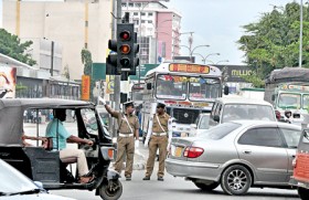 Power crisis adds chaos to the street