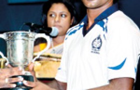 Karunaratne and Erandi emerge top in the ring