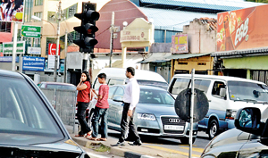 Slave Island traffic lights