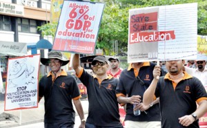 FUTA members taking part in a protest at Hyde Park last week. Pix by Mangala Weerasekera
