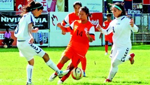Afghan girls competing against India at the SAFF semis.