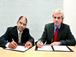 Dr.Harsha Alles and Professor Nigel Healey, Pro-Vice-Chancellor (International) of the Nottingham Trent University sign the Memorandum of Understanding