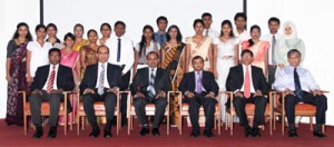 Prizewinners together with the CA Sri Lanka officials