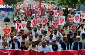 Peaceful protests in Pakistan against anti-Islam film