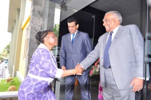 The South African Deputy Minister of Economic Development, Hon. Prof. (Ms) Hlengiwe Mkhize welcomed by Mr. Lucky Wikramanayake – Deputy Chairman Ceyline Group of Companies.