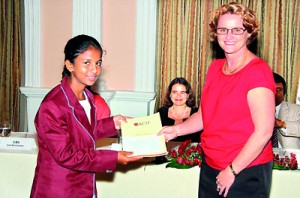 Winner of Third Prize Imasha Sithmini receives her certificate