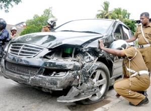A recent accident that occured close to the Gangaramaya temple in Colombo. Pic by Amila Gamage