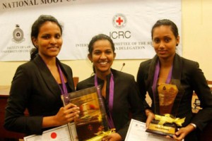 L-R Winners with trophy - Dilhara Gunaratna, Shehara Athukorala and Bemani Abeysinghe — at Senate Room, College House, University of Colombo.