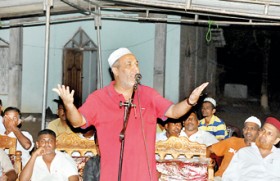 SLMC betrayal: Muslims should return to mainstream parties