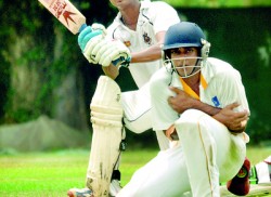 Sri Lanka Cricket and clubs on  collision course