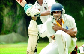 Sri Lanka Cricket and clubs on  collision course