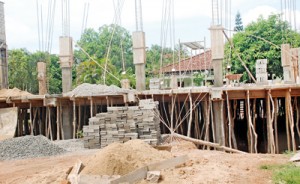 A half built construction in Wellampitiya. Pix by Nissanka Meegoda
