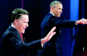 Obama, Romney power into final weekend