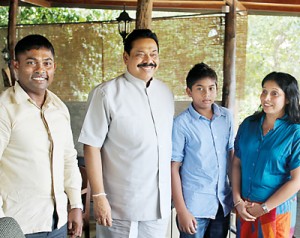 Kalu, wife Shiromi and son Ramith with President Mahinda Rajapaksa