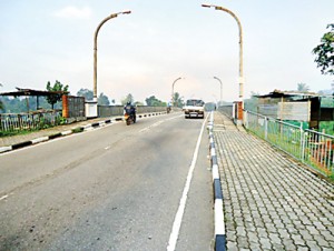 Bridge No. 4, Kelanisiri – status of traffic at 7.30 a.m. on a weekday.