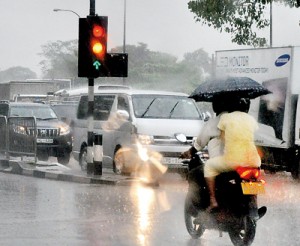 Orugodawatte: Traffic from  Kandy Rd., Negombo Rd. and Avissella roads all flow into Colombo at this point. Unfortunately as our picture shows all three lights are functioning at the same time.