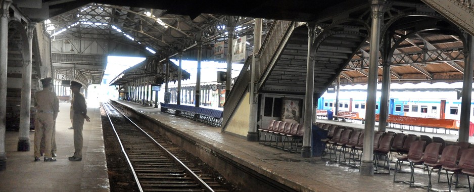 No trains on Saturdays  if demands not met , say rail workers