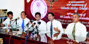 Jurangan Majeed, President of SLMA and members of the organizing committee briefing the media. Also in the picture Rilwan Lantra, Secretary SLMA, Ramalie Adjumain, Secretary CMCC, Yunus Raheem, President CMCC, and Soekarno Ousmand, Club Captain CMCC.