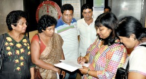 We won’t recognise a new CJ: Lawyers signing a petition. Pic by Mangala Weerasekera