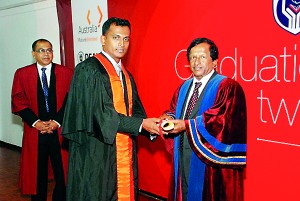 Prof. Gunapala Nanayakkara, Director GSM presenting awards