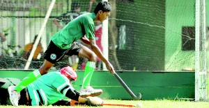 Action from the Charles Robinson Memorial Hockey Sevens held at Police Park. 			      - Pic by Amila Gamage