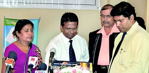 Sajith De Silva, Chief Executive Officer and Kapila Withanage, Director of eBEYONDS (Pvt) Ltd are seen here launching the website of www.chesssuneetha.com Suneetha Wijesuriya, Chess Olympiad Gold Medalist and Bandula Withanage, Web Master of lankachess.com also are in the picture.