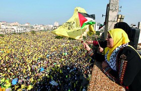 Hamas allows mass Fatah rally in Gaza
