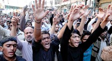 Angry Pakistani Shiites refuse to bury dead