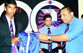 St. Anthony’s Group of 93 cricketers donates gear
