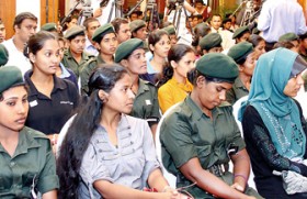 Female Tamil soldiers meet students in skills enhancement programme