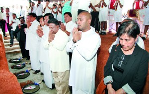 Foundation laying ceremony (Hon. Minister Dullas Alahapperuma & Hon. Deputy Minister Duminda Dissanayake)