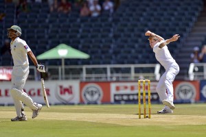 Dale Steyn (R) celebrates after the wicket of Younis Khan - AFP