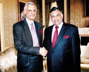 Bogollagama (right) with Kamalesh Sharma
