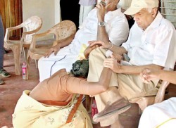 Ranil moots body to monitor LLRC
