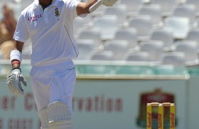 Robin sings for the Proteas