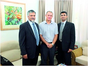 President of CINEC Capt. Ajith Peiris (left) and Vice President of CINEC Prof. (Capt.) Nalaka Jayakody (right) with Hon. Jean-Paul Adam, Minister for foreign affairs (Centre)