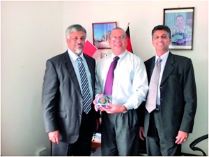 President of CINEC Capt. Ajith Peiris (left) and Vice President of CINEC Prof. (Capt.) Nalaka Jayakody (right) with Principal of (STA) Seychelles Tourism Academy Mr Flavian Joubert