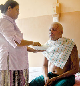 Dr. Alwis recovering at the Colombo Eye Hospital. Pic by Nilan Maligaspe