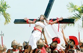 Catholics nailed to cross in Philippine folk ritual that Church opposes Catholics nailed to cross in Philippine folk ritual that Church opposes