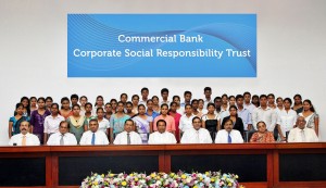 The 50 recipients of scholarships with Minister S. B. Dissanayake, Commercial Bank Chairman Dinesh Weerakkody, Chairperson of the UGC Prof. (Mrs.) Kshanika Hirimburegama and the Board of Directors of Commercial Bank