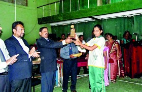 Richmond and Sangamitta take U16 badminton titles