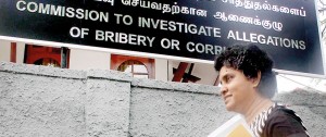 Dr. Bandaranayake arriving at the Bribery Commission
