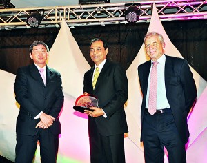 From Left: Tetsuya Kinoshita, Managing Director - ClassNK, Jagath Pathirane - CEO Expo Freight (EFL) receiving the Logistics Company of the Year Award and Chris Hayman, Chairman - Seatrade.