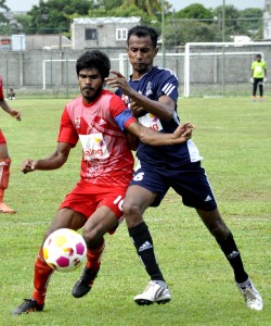 Action between Java Lane  and Super Sun in Colombo. 					          - Pic by Susantha Liyanawatte