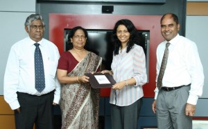 Ruwini Athukorala, Head of Gateway Graduate School and AnojaJayasuriya,Head of Marketing of Aspirations at the signing of the MOU. Also in the picture are DrHarsha Alles, Deputy Chairman of Gateway and Ajith Abeysekera, Chairman of Aspirations.